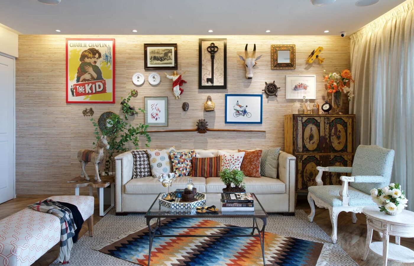 Small Living Room Decorating Ideas to Maximize Space